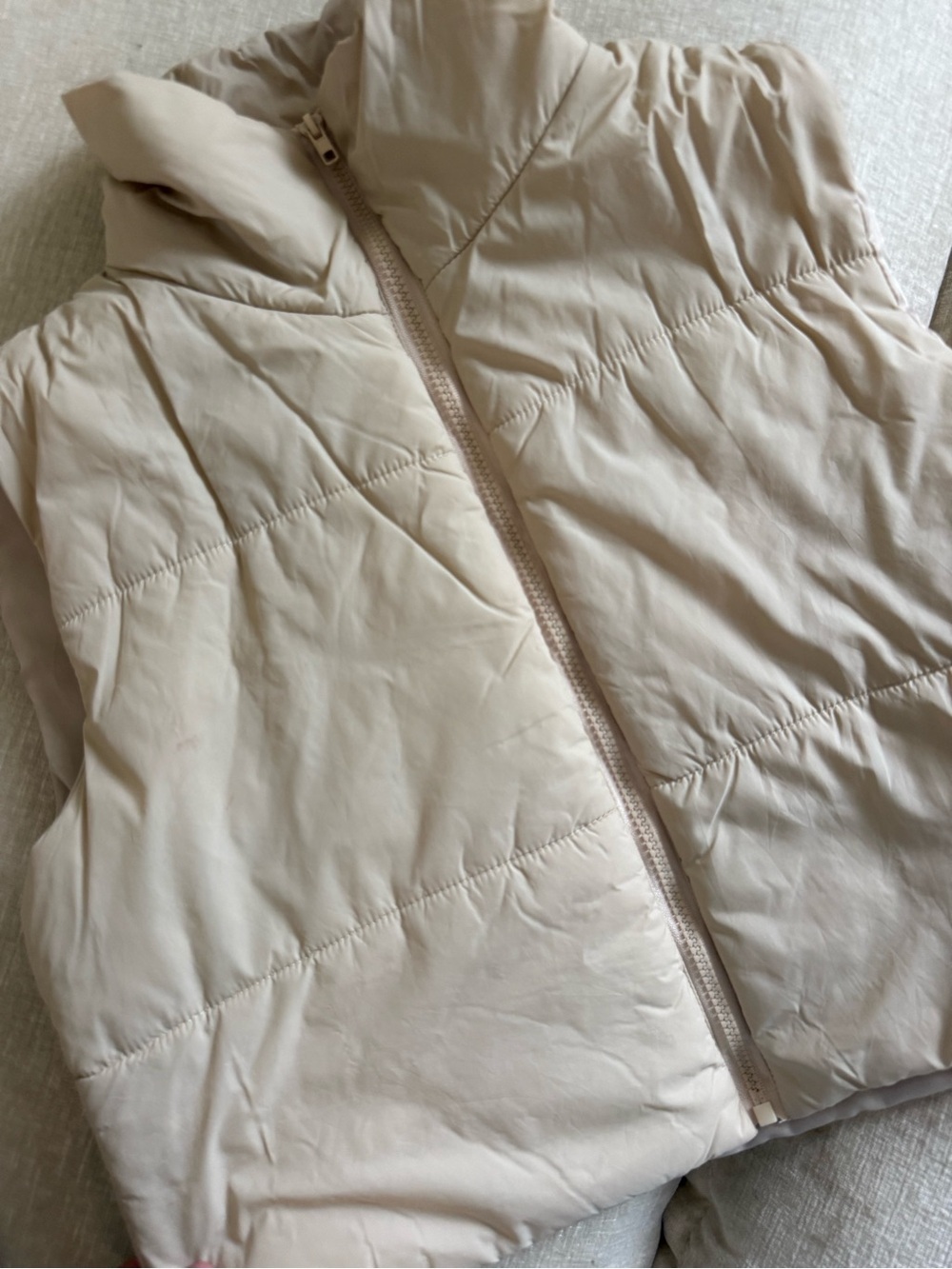 Cropped Puffer Vest - Cream Colored - Picture 2 of 8